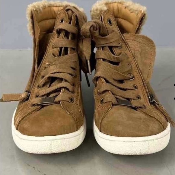 UGG Suede Hightop Sneakers w Shearling Trim Size 7.5 NWT - Picture 2 of 8